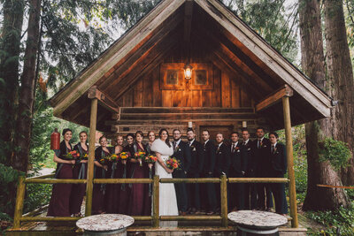 Staying dry during a rainy day at the Green Gates at Flowing Lake wedding venue