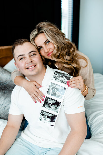 This couple decided on an in-home pregnancy announcement photoshoot with Las Vegas photographer Ashlyn Savannah Photo + Creative