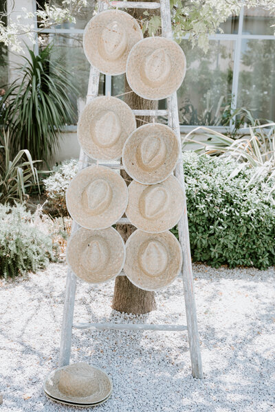 Guest wedding favors sun hats French Riviera