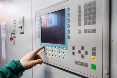 Holland-Interface-Solutions-Membrane-Switch-Keypads-grapahic-Overlay-Industrial-Automation-Equipment