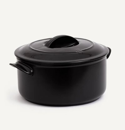 Xtrema black ceramic pot with a lid