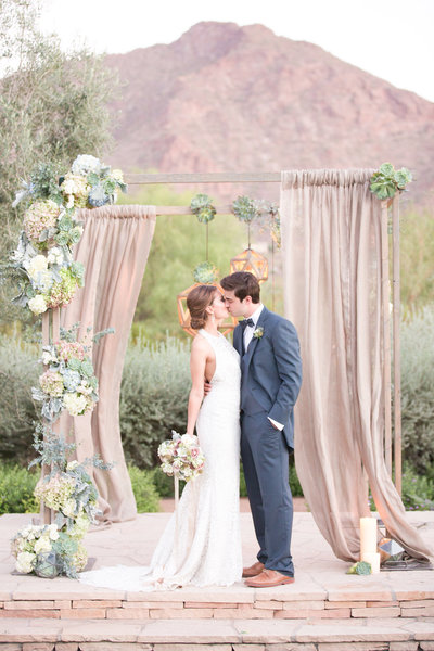 Mauve El Chorro Wedding Altar Paradise Valley, Arizona | Amy & Jordan Photography