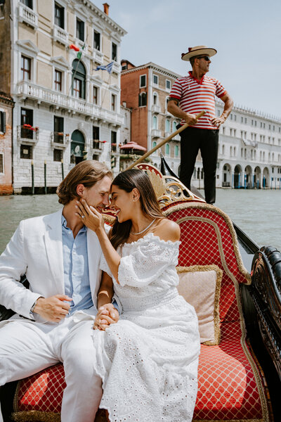 venice italy elopement gondola ride couple