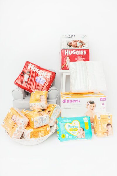 diaper drive donated diapers from clients of Looking Up Photography by Karen Kahn delivered to mothers for others