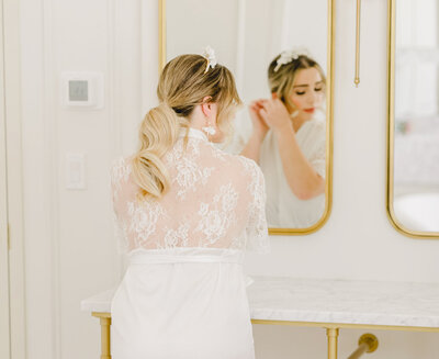 Beautiful bridal robes for the morning of your wedding By Catalfo, elegant wedding fashion based in Kelowna. Featured on the Brontë Bride Blog.
