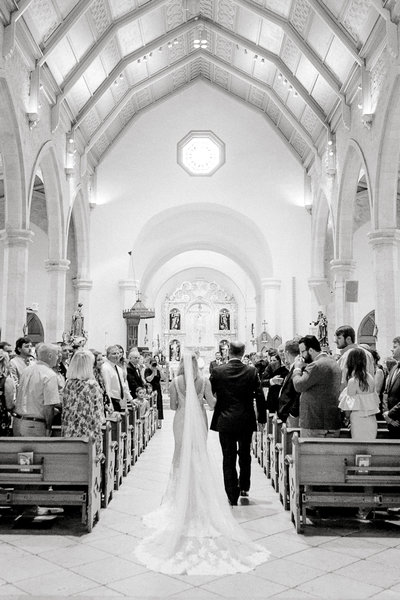 Wedding at San Fernando Cathedral, the Oldest Catholic Church in Texas