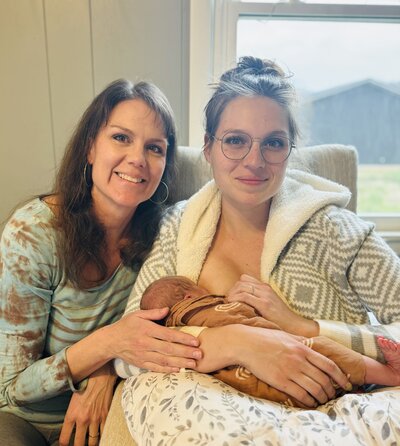 midwife in southern utah with her client