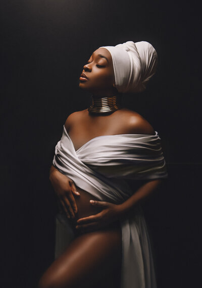 Artistic pregnancy portrait photographed in Seattle, created for expectant mothers who want sophisticated, editorial‑style images that turn their maternity session into fine art.