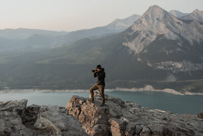 128-WILLOW_AND_WOLF_BANFF_ELOPEMENT_PHOTOGRAPHERS_BTS_2023