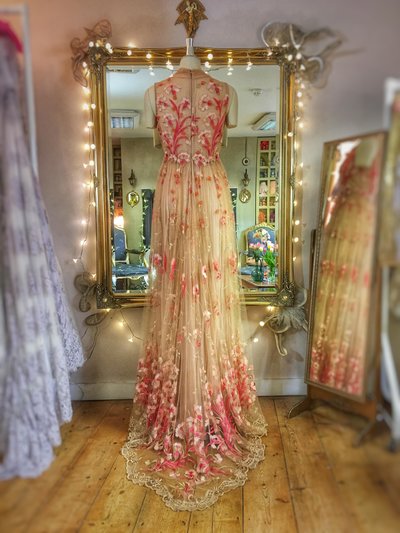 Fragonard_coral_nude+embroidered_tulle_wedding_dress_JoanneFlemingDesign (1)