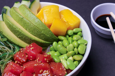 tuna bowl plate and fresh vegetables