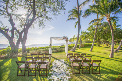 Oahu Wedding Venues - DECK AT QUEEN KAPIOLANI HOTEL