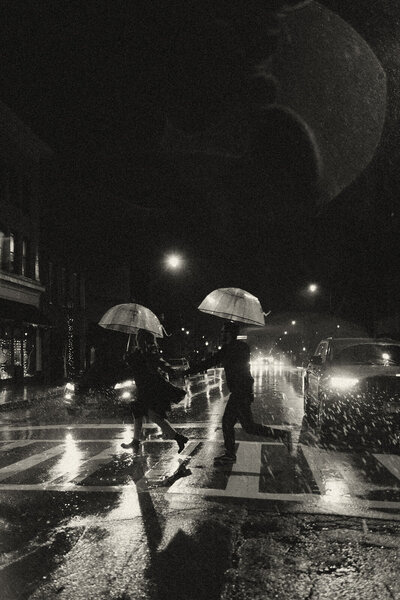couples-rain-playful-night-session-downtown-moody-umbrella-film-illinois-13