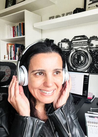 brand photographer listening podcasts