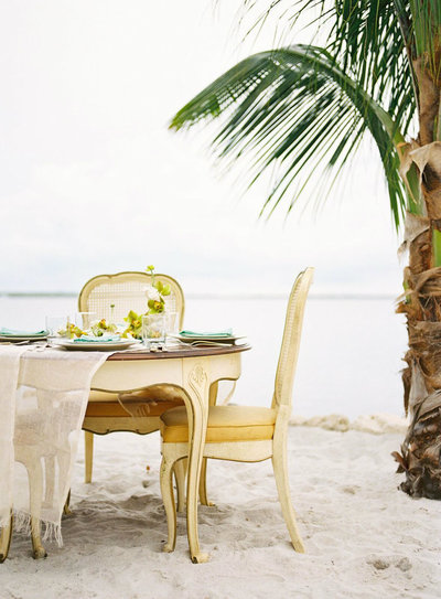 beauty_in_the_making_key_largo_wedding_shoot_feather_and_stone_photography_table