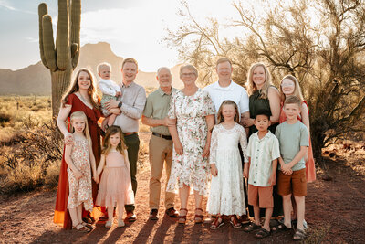 Extended family photoshoot in desert in phoenix arizona