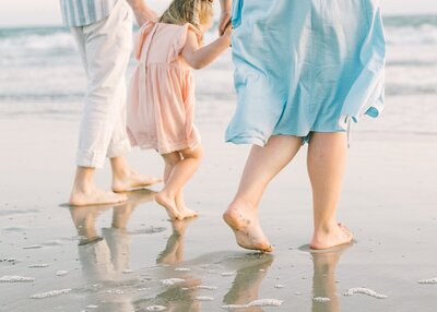 Family-Photos-At-Coronado-Beach-Hotel-Del_0037