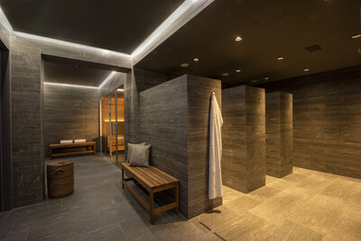 Sauna und Dusche im LOEV Hotel.