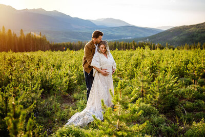 Maternity photography in the mountains