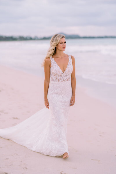 Oahu wedding photographers are not all alike. According to bride Sarah Souza, who praises Megan Moura Photography
