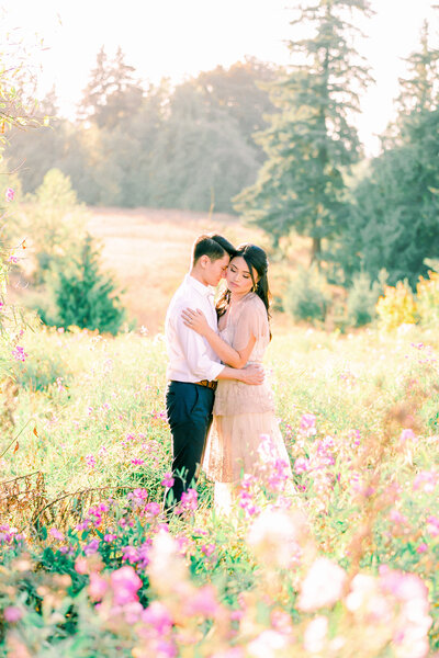 discovery park engagement photos with wildflowers