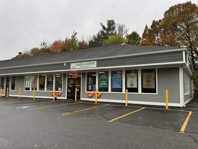 Earth Keeper Cannabis Winthrop location storefront.