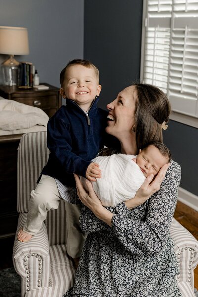 Tobis-Timeless-Treasures-Charlotte-Newborn-Photographer-Lifestyle-018