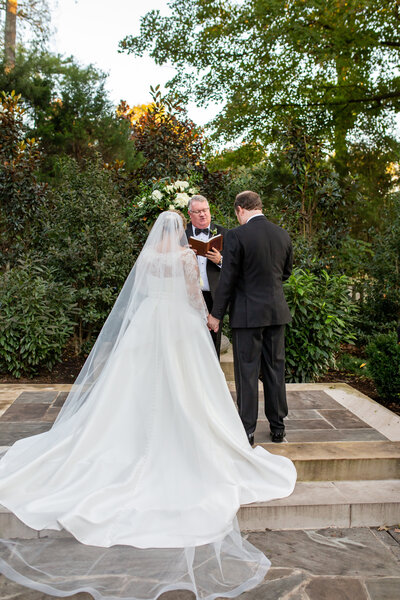 A luxury wedding ceremony in Belle Meade in Nashville