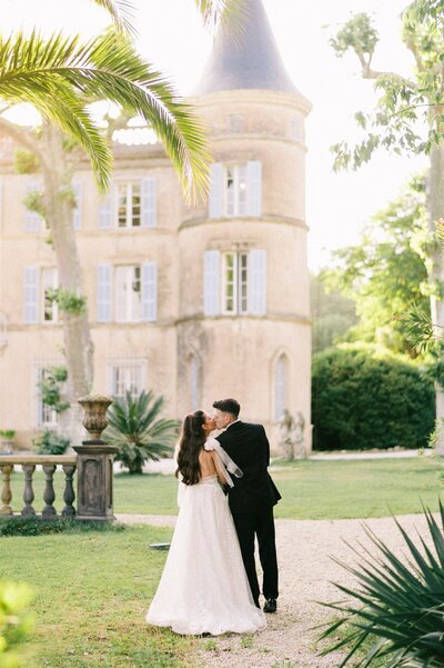AN ELEGANT AND MEMORABLE WEDDING AT CHATEAU ROBERNIER IN FRANCE