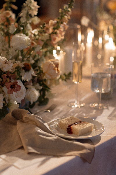 candle lit wedding table decor