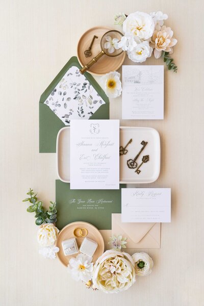 lace-and-belle_custom-monogram-crest-eucalyptus-wedding-invitation