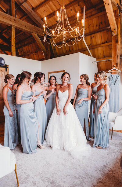 getting ready with bridesmaids photography