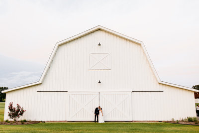 Alexa-Vossler-Photo_Dallas-Wedding-Photographer_North-Texas-Wedding-Photographer_Stephanie-Chase-Wedding-at-Morgan-Creek-Barn-Aubrey-Texas_146