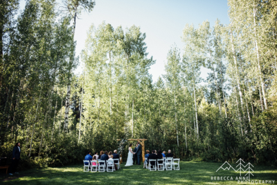 Mountain Springs Lodge is a wedding venue in the Seattle area, Washington area photographed by Seattle Wedding Photographer, Rebecca Anne Photography.