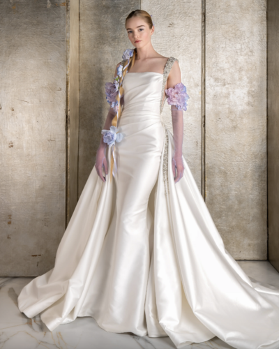 Find world renowned Reem Acra Wedding Dresses now in St. Louis!