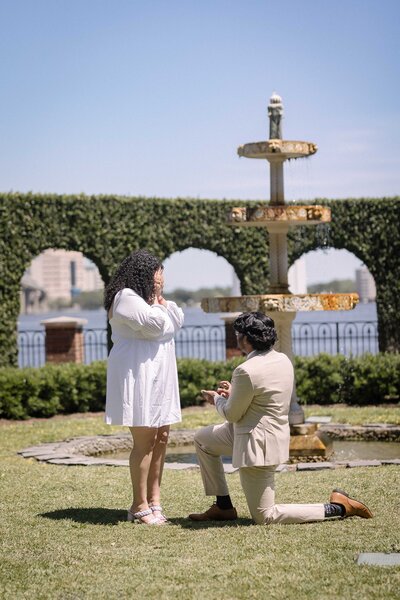 Cummer Museum Proposal Photos | Best Places to Propose in Jacksonville | Phavy Photography, Jacksonville Engagement Photographer
