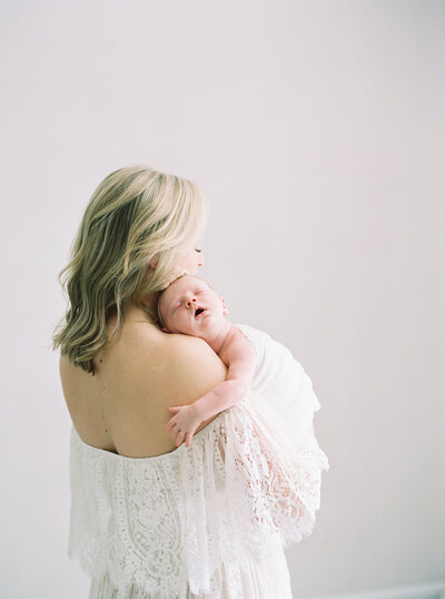 free guide high end baby items written by Madison WI photographer Talia Laird Photography