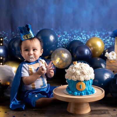 Gallery of cake smash 1 year old baby birthday photoshoots by Katalina Photography