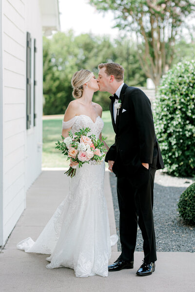 Mary & Nathan's Wedding at Firefly Gardens | Dallas Wedding Photographer | Sami Kathryn Photography-78