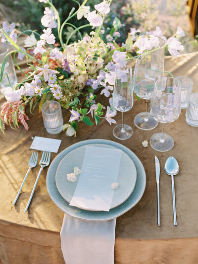 Outdoor Wedding Tablesetting
