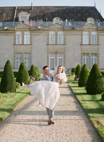 Alexandra-Vonk-pre-wedding-session-chateau-de-jalesnes-abbaye-Fontevraud-10