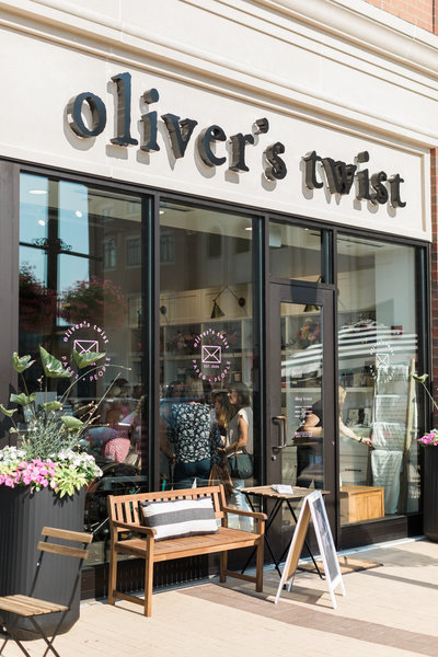 Oliver's Twist is a luxury wedding stationery shop located in Carmel, Indiana.