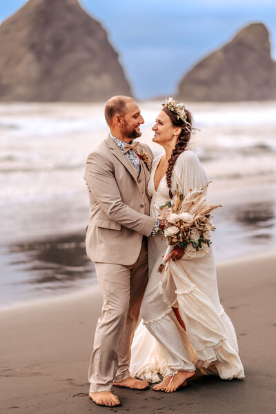 Southern Oregon Based Wedding & Couples Photographer 13