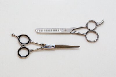 hair-scissors-on-white