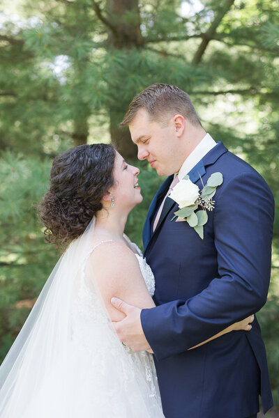 Bride and groom-photo by Fort Wayne  Wedding photographer Simply Seeking Photography