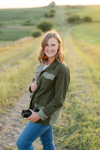 katie decker photography headshot