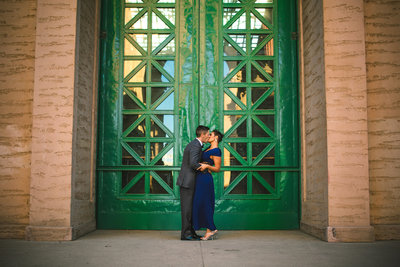 san francisco engaged couple kissing at the palace of fine arts