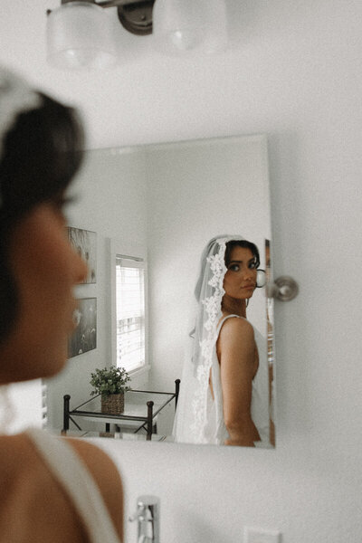 bride getting ready for her wedding in Pensacola, Florida