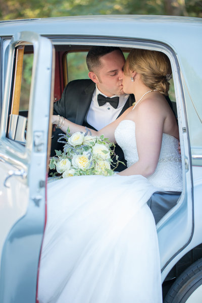 Bride and groom outdoor wedding portraits in Lexington, KY by Kevin and Anna Photography
