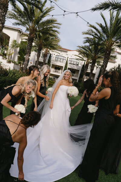 San Diego wedding hair and makeup, best bridal beauty tam for large parties, bridesmaid hair and makeup, luxury wedding hair and makeup, destination wedding beauty services